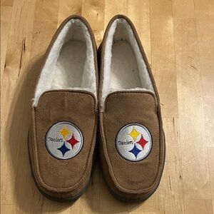 Pittsburgh Steelers Logo Slippers Size 7/8